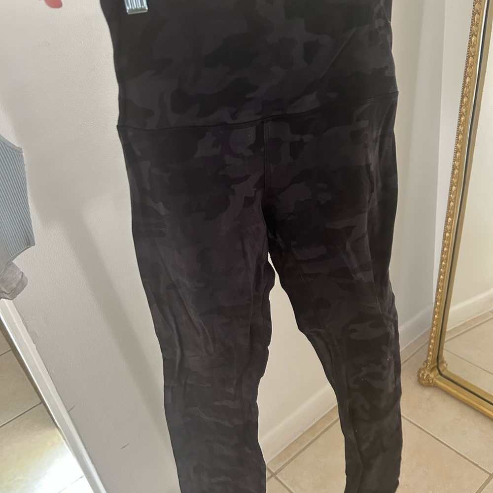 Lululemon Black Camouflage Leggings & Sports Bra set